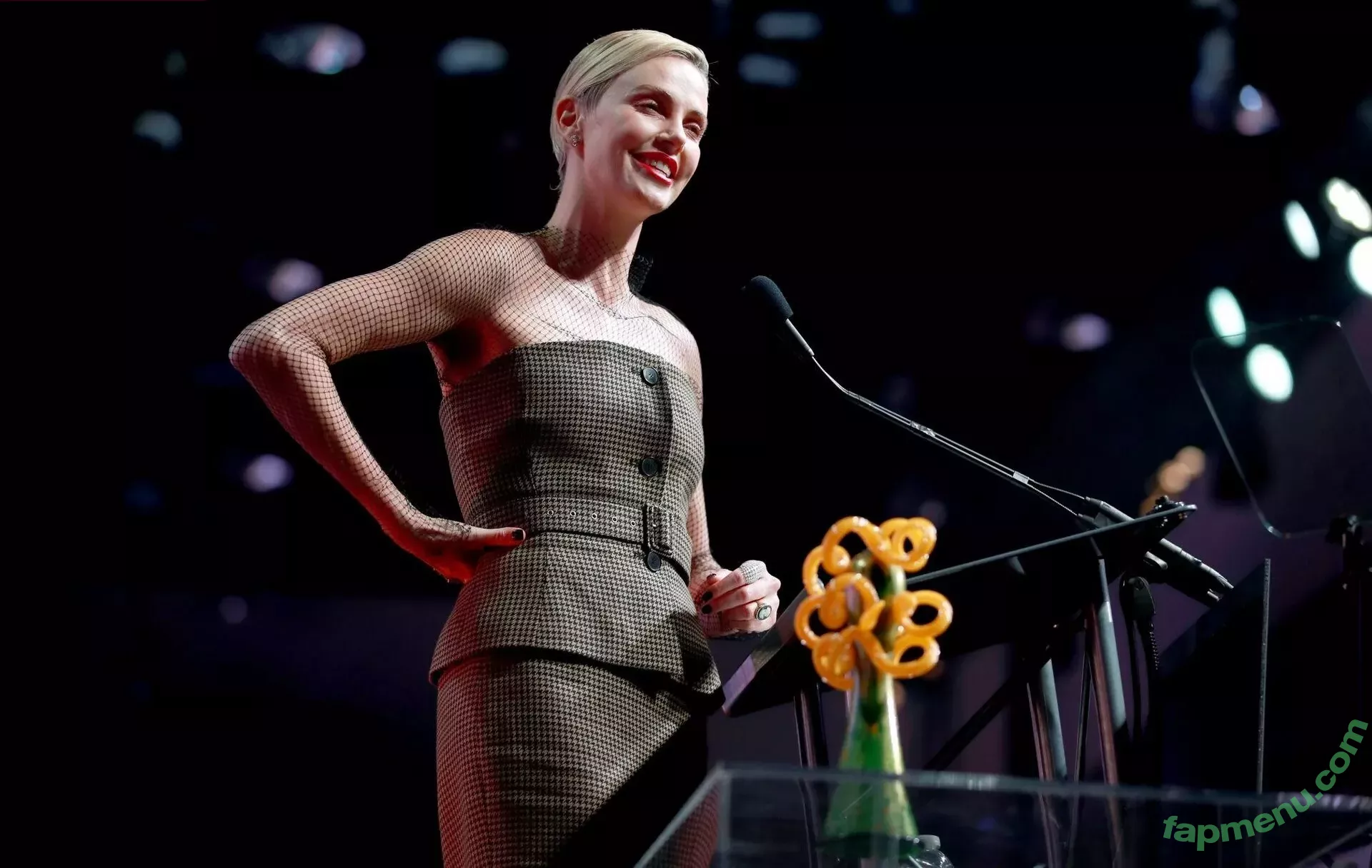 Charlize Theron nude photo #0224 (CharlizeAfrica)