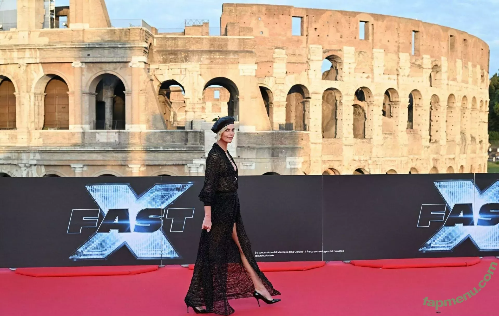 Charlize Theron nude photo #0258 (CharlizeAfrica)