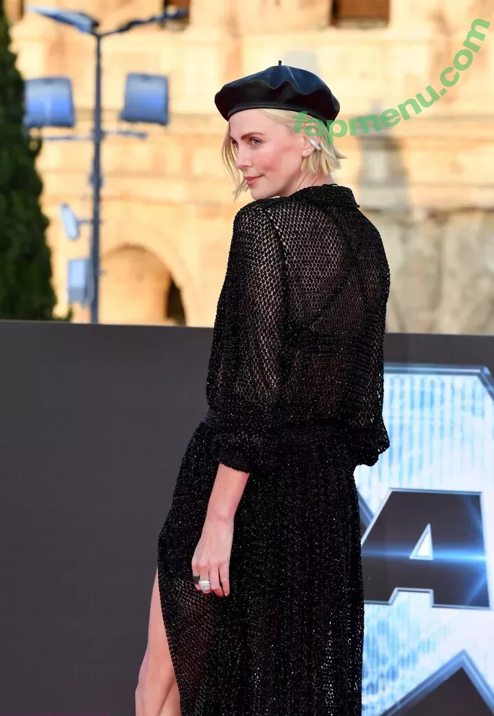 Charlize Theron nude photo #0303 (CharlizeAfrica)