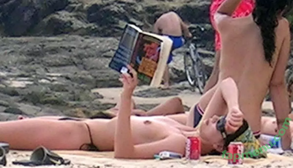 Charlize Theron nude photo #0352 (CharlizeAfrica)