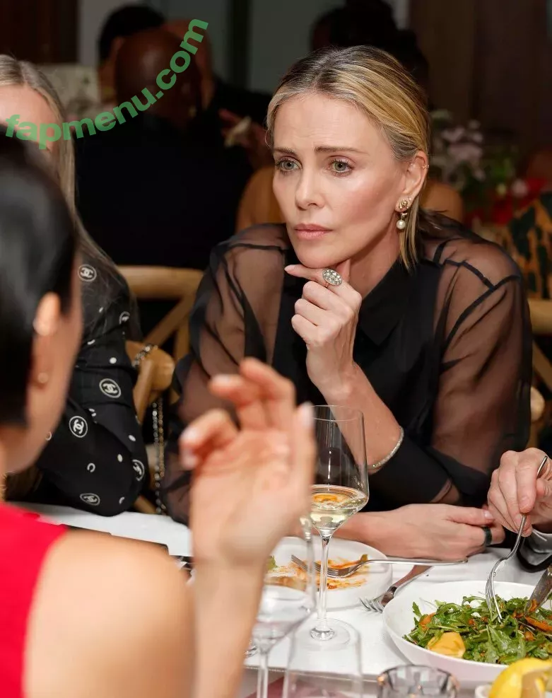 Charlize Theron nude photo #0385 (CharlizeAfrica)