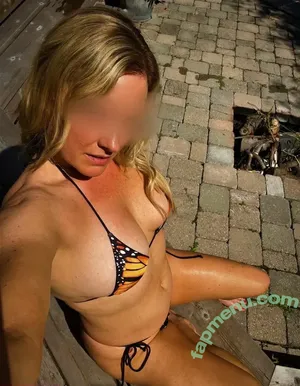 CharlizeFoXXX / cdn_hotwife_foxygin_2.0 / u271858293 nude photo #0075