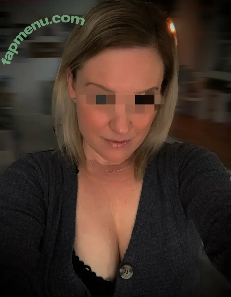 CharlizeFoXXX nude photo #0015 (cdn_hotwife_foxygin_2.0 / u271858293)