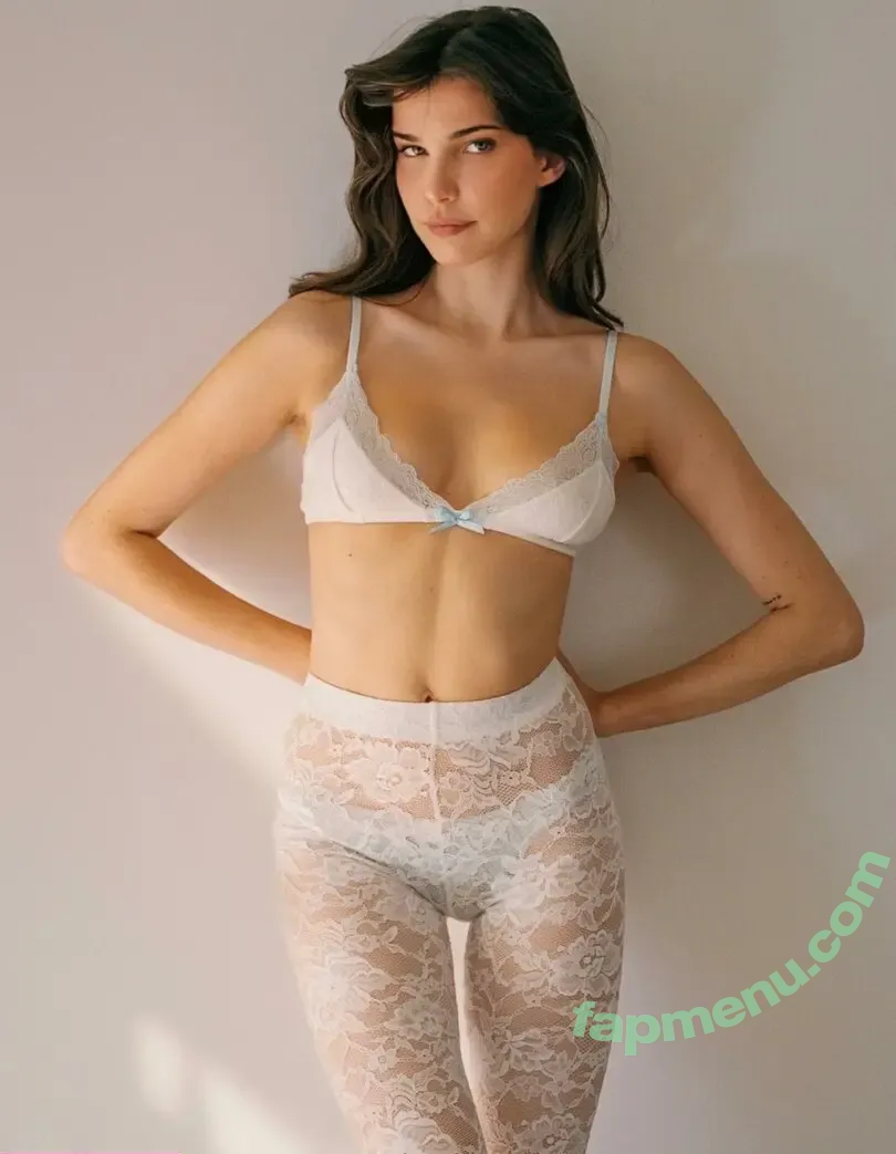 Charlotte Dalessio nude photo #0085 (Charlottedalessio)