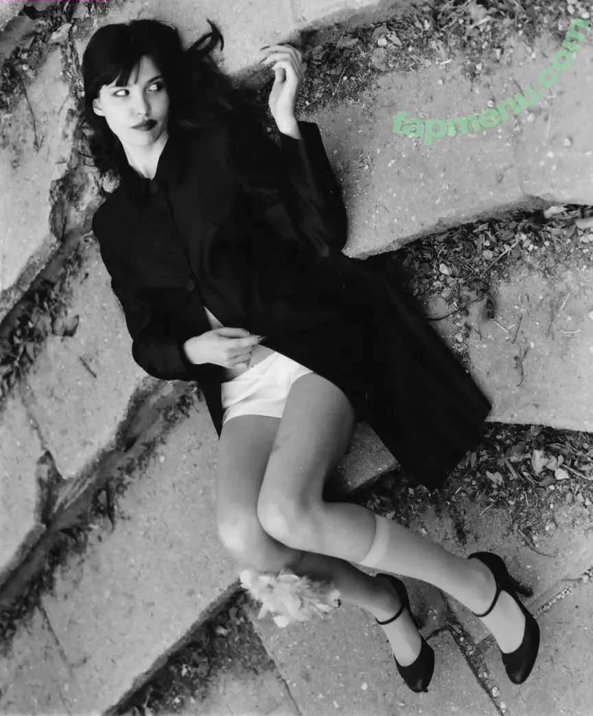 Charlotte Dalessio nude photo #0089 (Charlottedalessio)