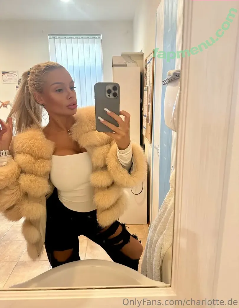 Charlotte.de nude photo #0032 (charlottedewittemusic)