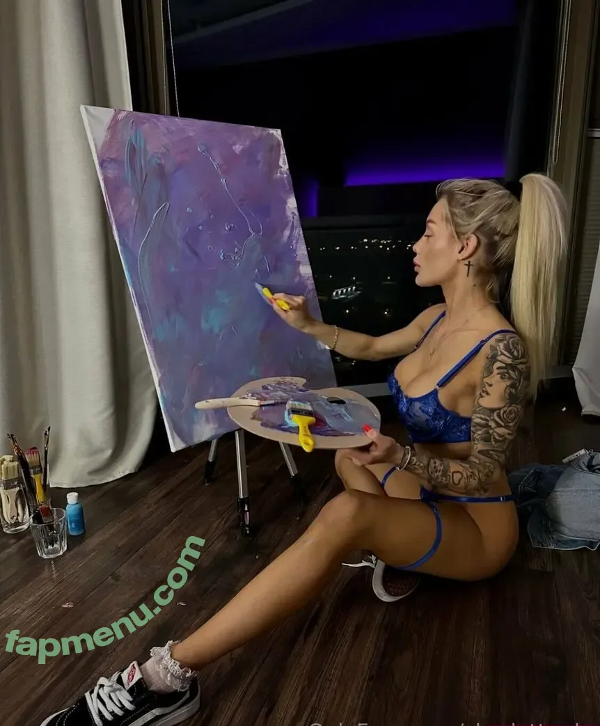 Charlotte.de nude photo #0035 (charlottedewittemusic)
