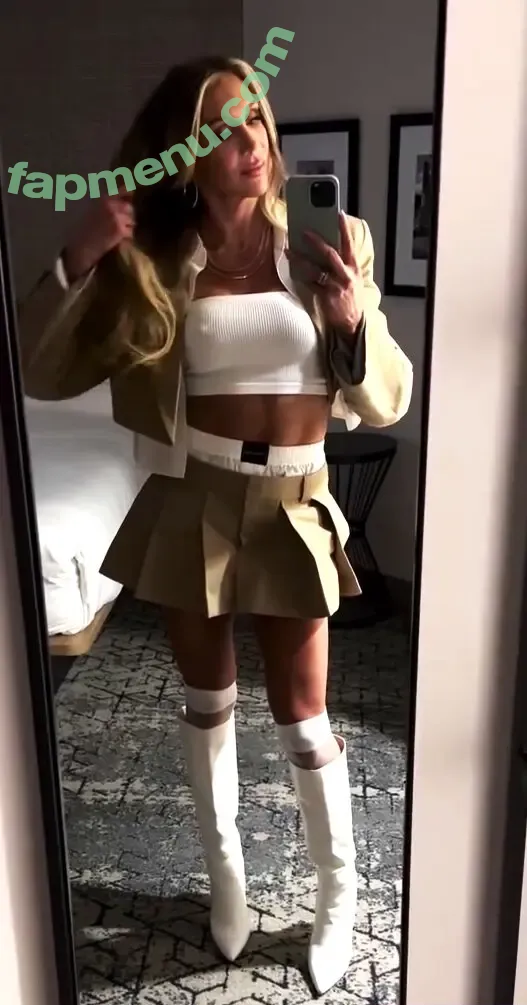 Charlotte Flair nude photo #1342 (WWE / charlottewwe)