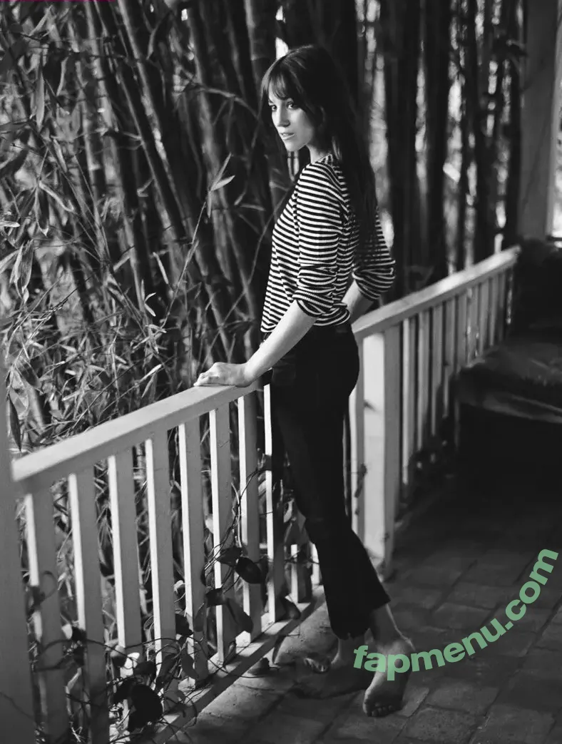 Charlotte Gainsbourg nude photo #0158 (cgainsbourg / charlottegainsbourg)