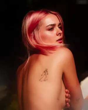 Charlotte Lawrence / charlotteslawrence nude photo #0402