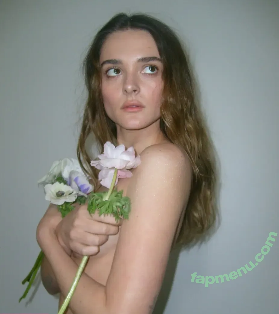 Charlotte Lawrence nude photo #0810 (charlotteslawrence)