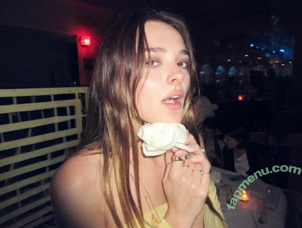 Charlotte Lawrence nude photo #0994 (charlotteslawrence)