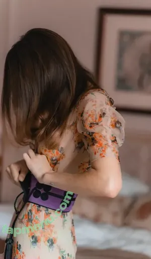 Charlotte Lawrence / charlotteslawrence nude photo #1076