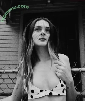 Charlotte Lawrence / charlotteslawrence nude photo #1092