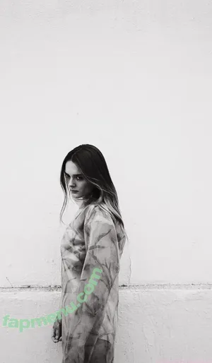 Charlotte Lawrence / charlotteslawrence nude photo #1093