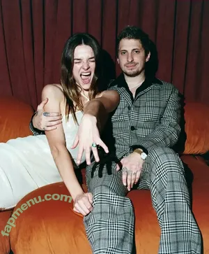 Charlotte Lawrence / charlotteslawrence nude photo #1134