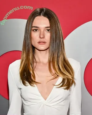Charlotte Lawrence / charlotteslawrence nude photo #1151