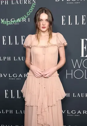 Charlotte Lawrence / charlotteslawrence nude photo #1167