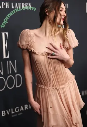 Charlotte Lawrence / charlotteslawrence nude photo #1169