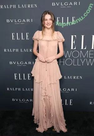 Charlotte Lawrence / charlotteslawrence nude photo #1178