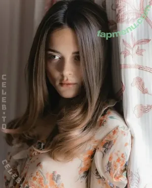 Charlotte Lawrence / charlottelawr / charlotteslawrence nude photo #1189