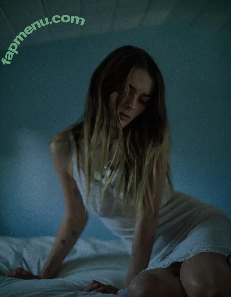 Charlotte Lawrence nude photo #1123 (charlotteslawrence)