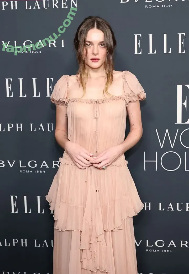 Charlotte Lawrence nude photo #1167 (charlotteslawrence)