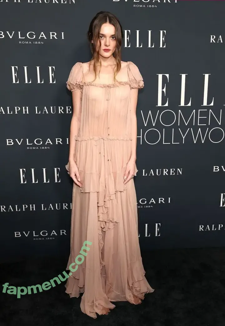 Charlotte Lawrence nude photo #1173 (charlotteslawrence)