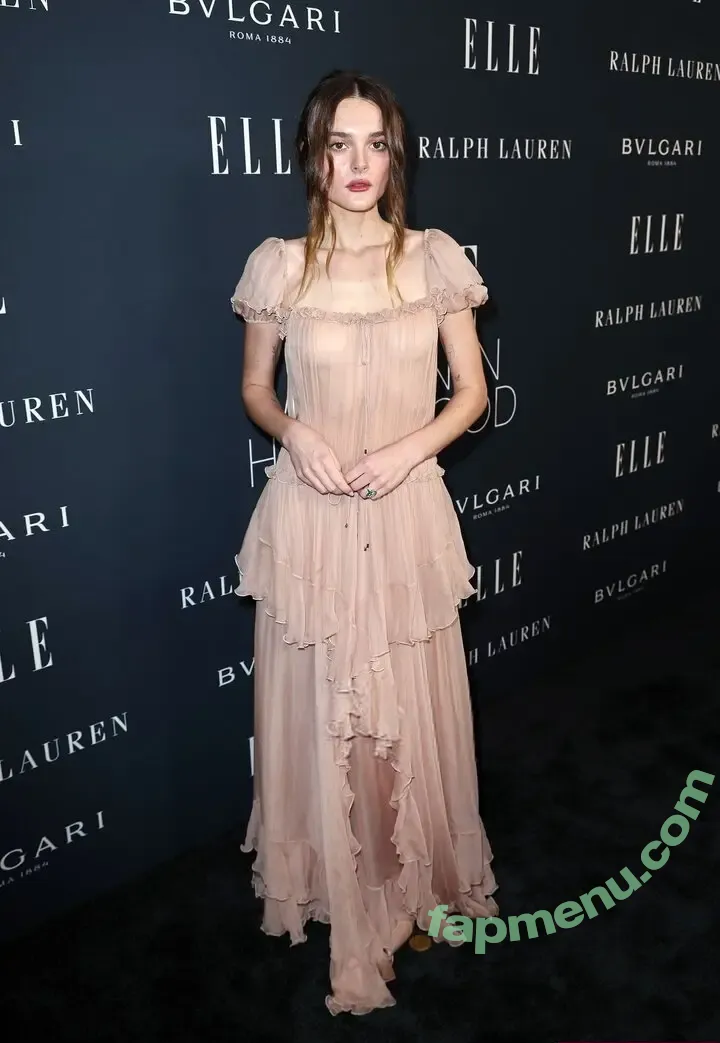 Charlotte Lawrence nude photo #1174 (charlotteslawrence)