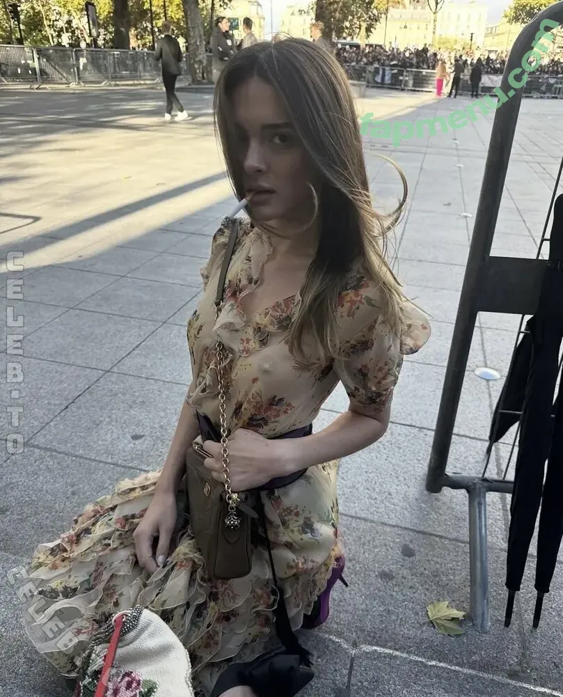 Charlotte Lawrence nude photo #1186 (charlottelawr / charlotteslawrence)