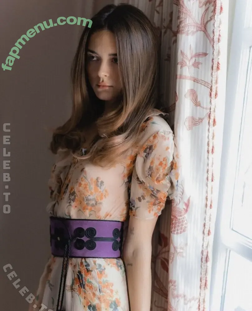 Charlotte Lawrence nude photo #1188 (charlottelawr / charlotteslawrence)