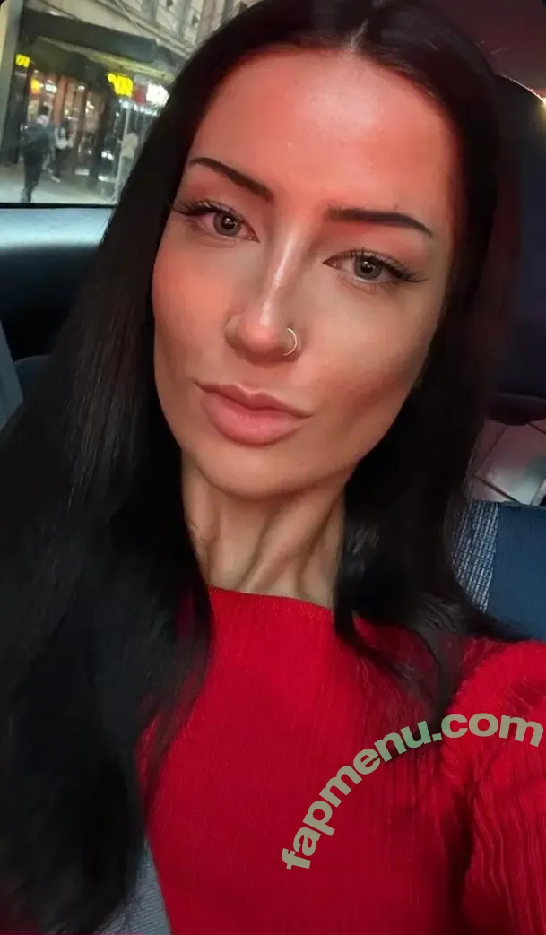 Charlotte Lion nude photo #0056 (L0ttsLi0n / Lottie Lion / littlebitsoflottie / lottie.lion)