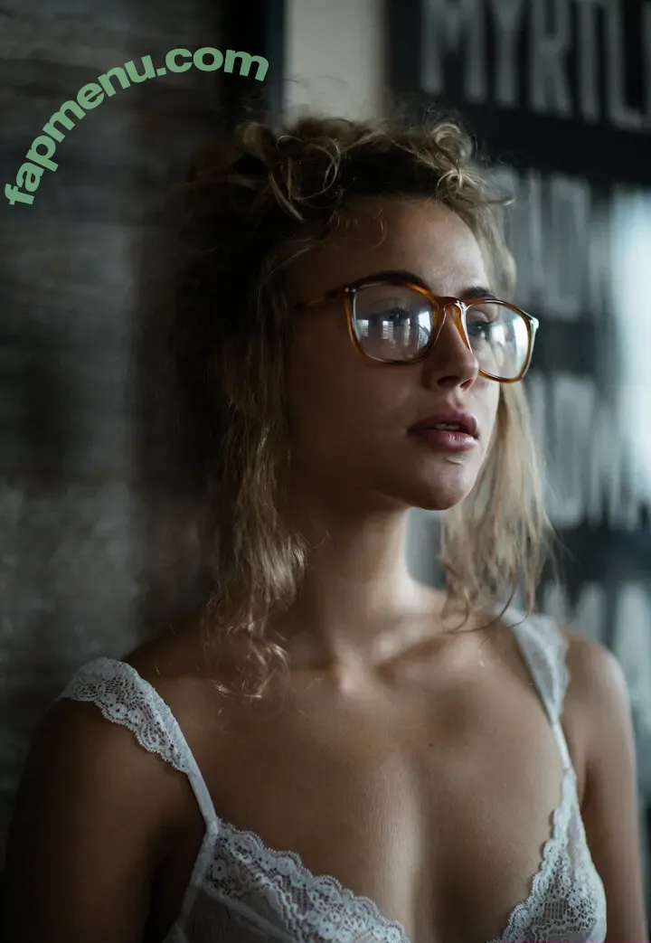 Charlotte Mckee nude photo #0067 (charlottemckee)