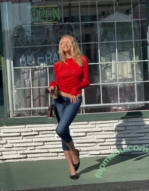 Charlotte McKinney / Char_mck / charlottemckinney / simp chat nude photo #1576