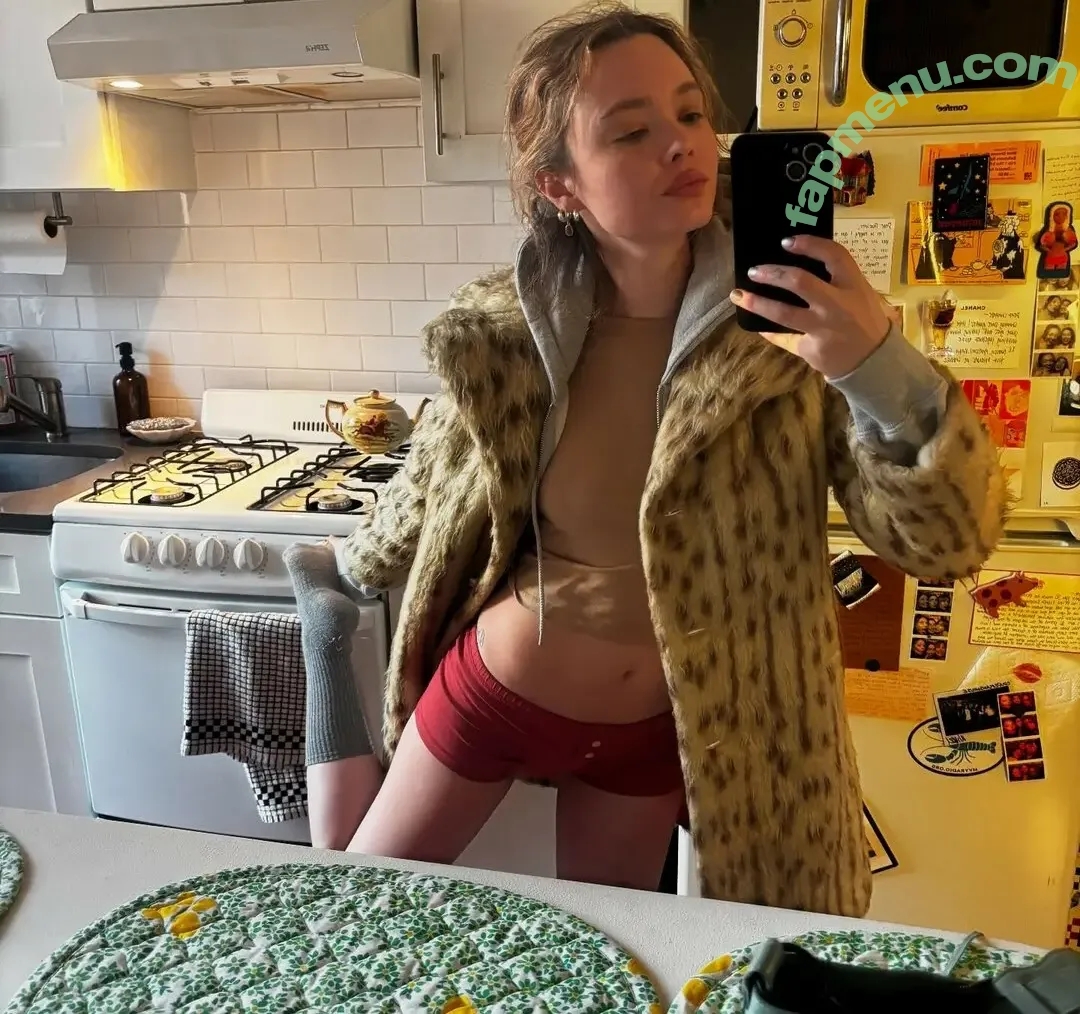 Charlotte Rose Benjamin nude photo #0015 (charlotterosebenjamin)