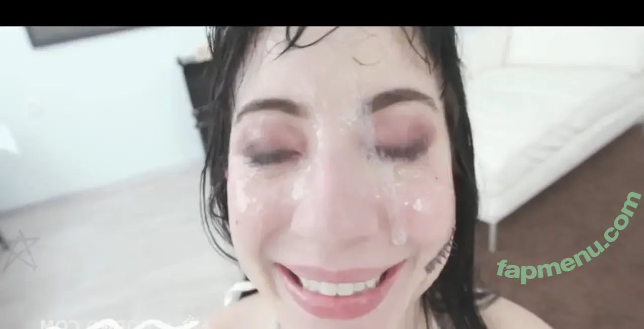 Charlotte Sartre nude photo #0579 (gothcharlotte)
