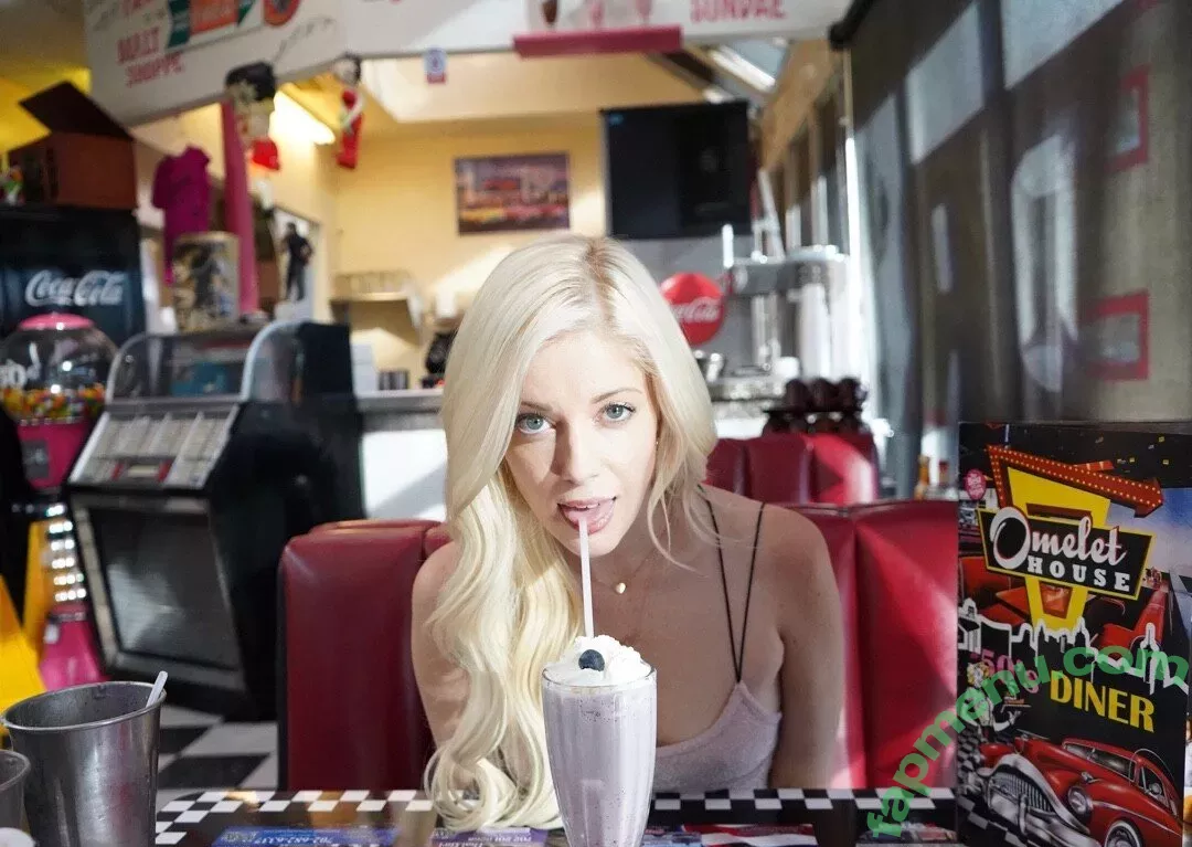 Charlotte Stokely nude photo #0012 (char_stokely / charlottestokely)