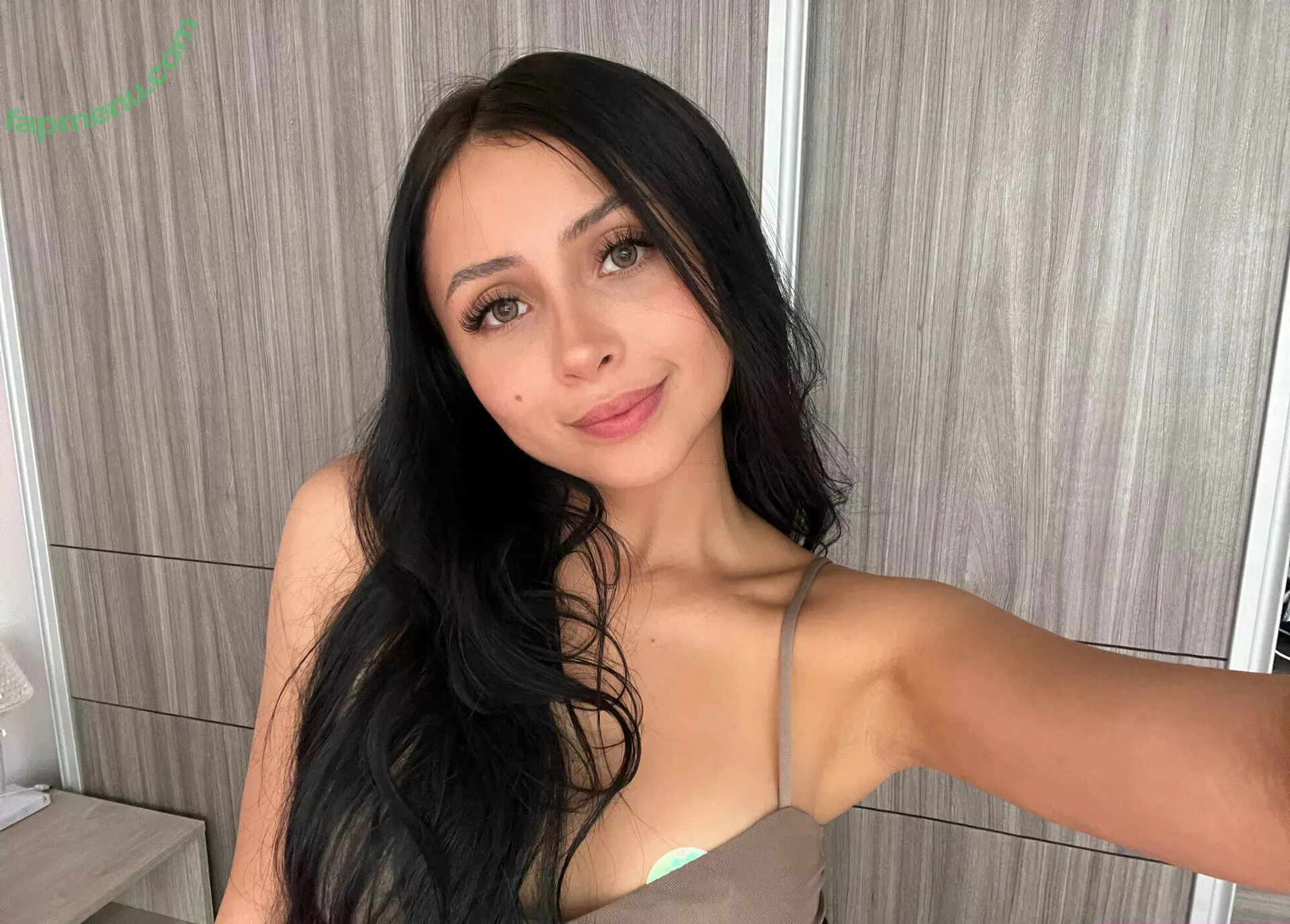 charlotte19y nude photo #0393 (charlotte19y)