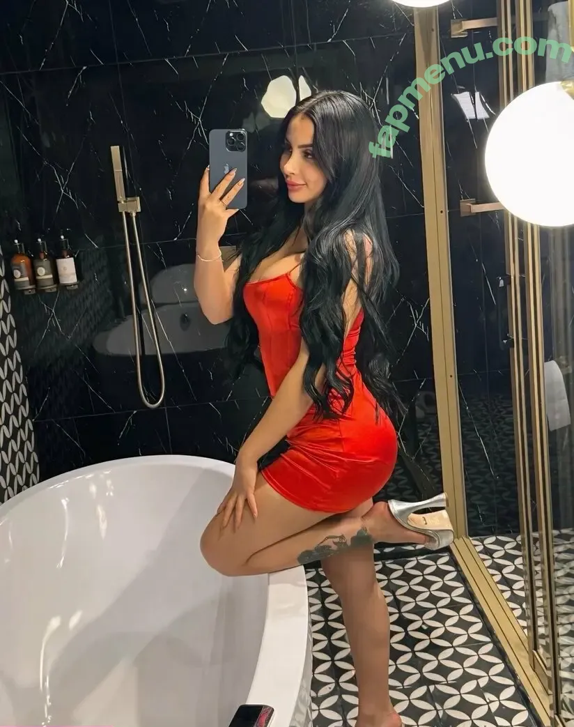 charlotte19y nude photo #0601 (charlotte19y)