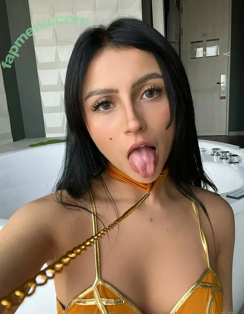 charlotte19y nude photo #0628 (charlotte19y)