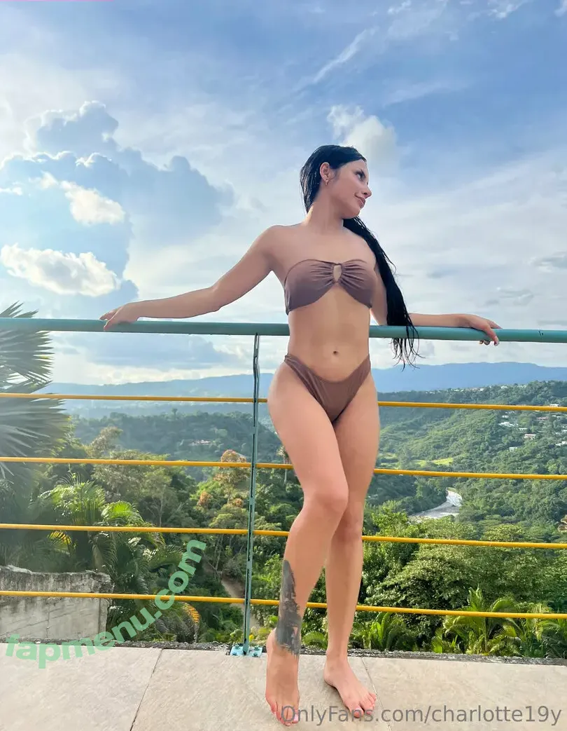 charlotte19y nude photo #0706 (charlotte19y)