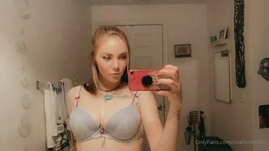 charlotte6869 / emily.hale6869 nude photo #0020