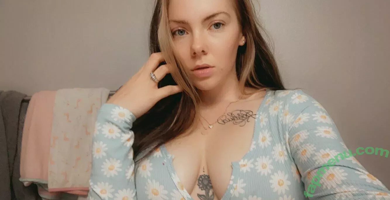 charlotte6869 nude photo #0028 (emily.hale6869)