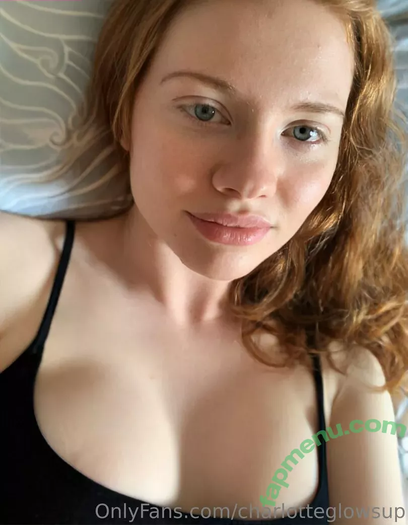 charlotteglowsup nude photo #0004 (Charlotteshapesup / Redrainyraincoat)