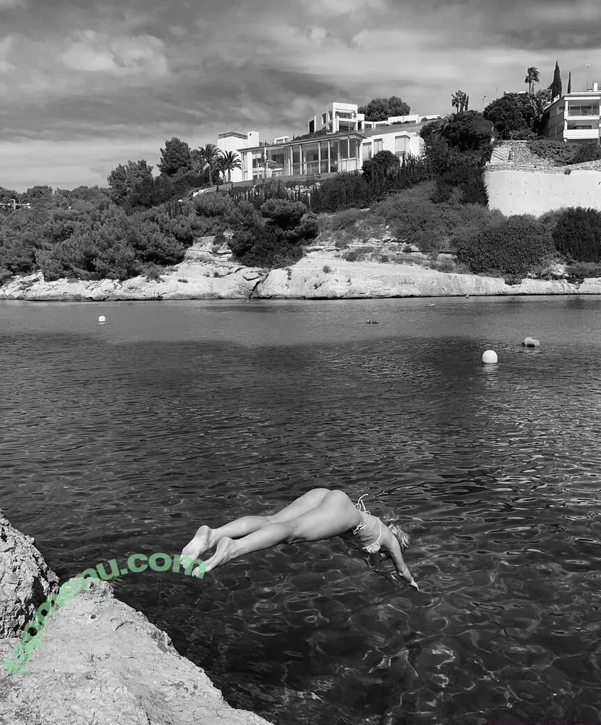 charlottesylt nude photo #0016 (charlottesylt)