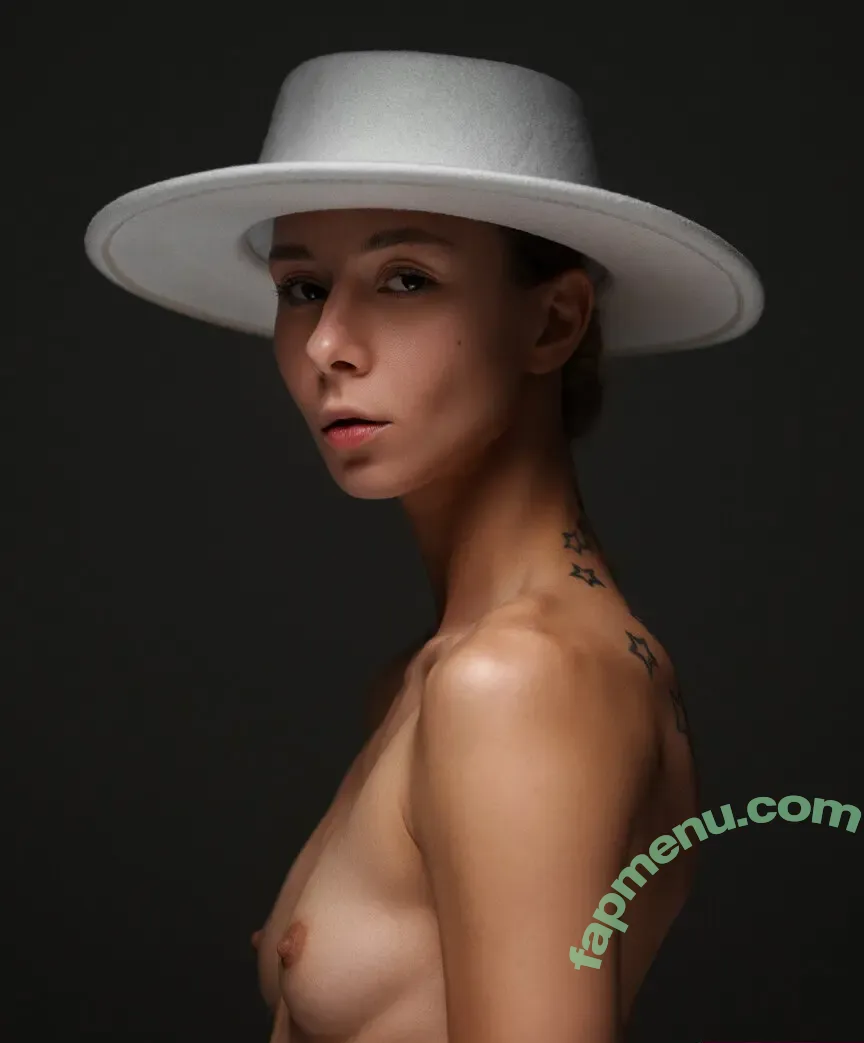 Charming.oxy nude photo #0033 (Charming_oxy / Oxy Shilina)