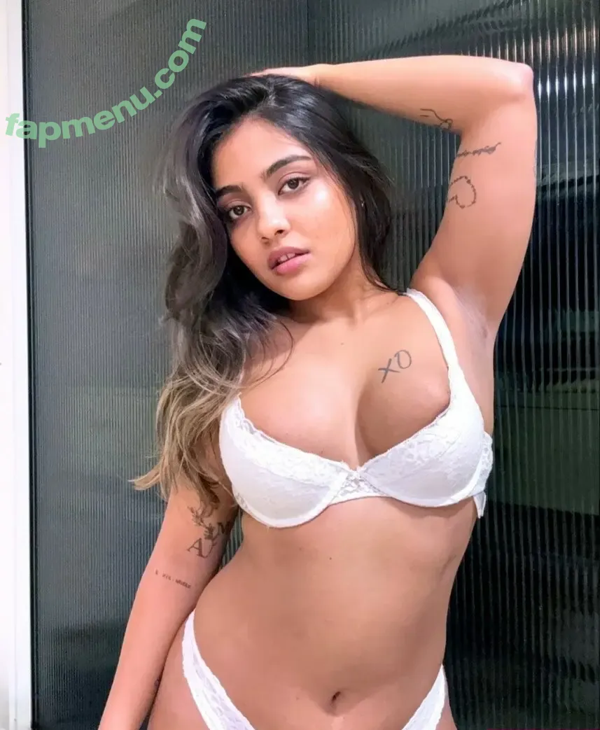 Charvi Bhatt nude photo #0029 (charrrrvi)