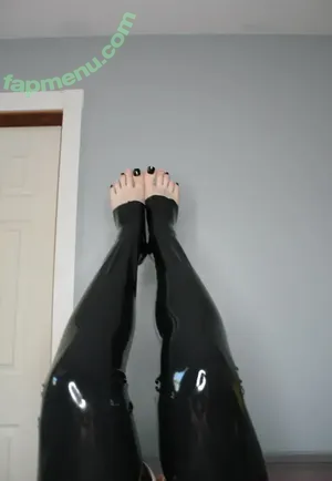 chastitybbgirl / wet_nesday nude photo #0004