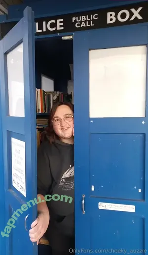 cheeky_auzzie / cheeky_yumsie nude photo #0017