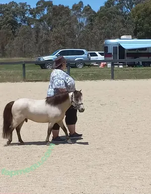 cheeky_auzzie / cheeky_yumsie nude photo #0023